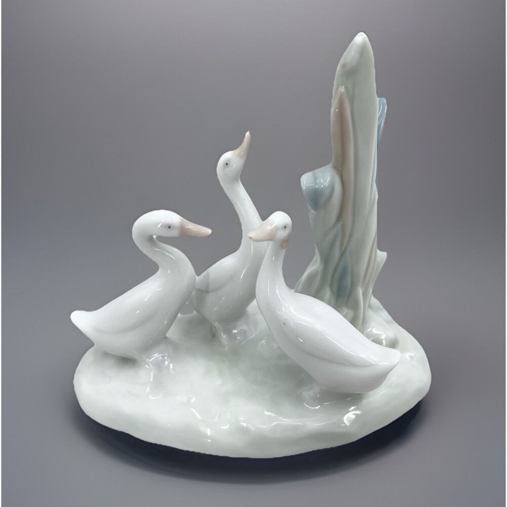 Vintage Lladro NAO Geese / Ducks Porcelain Figurine - Made in Spain 5" x 4.5"